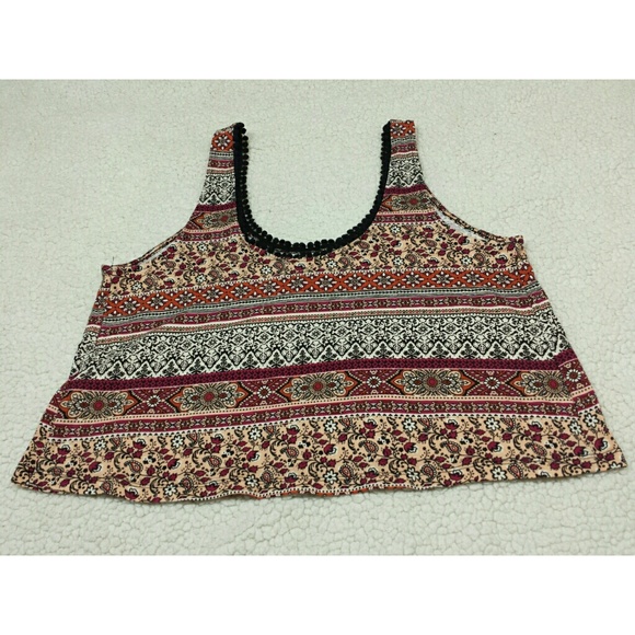 Forever 21 Crop top with flowers size Small - Picture 2 of 4